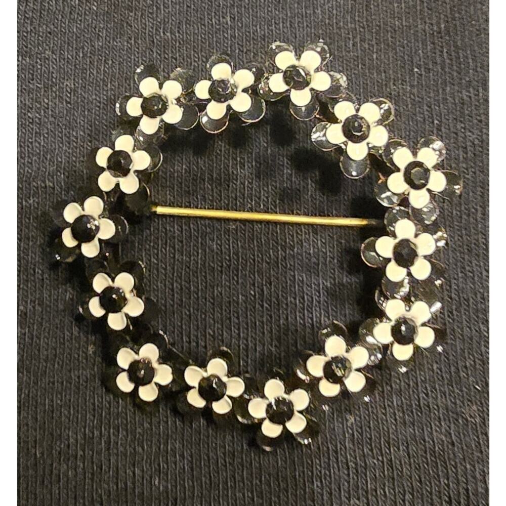 Vintage Enamel Flower Wreath Brooch